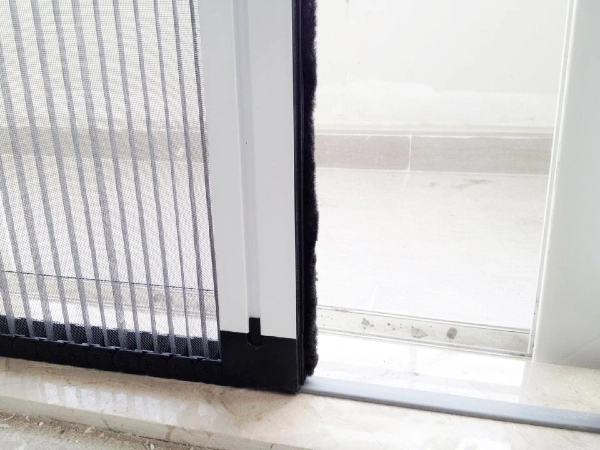 Cửa lưới xếp không ray 2 cánh màu trắng, ghi, cà phê hệ 30